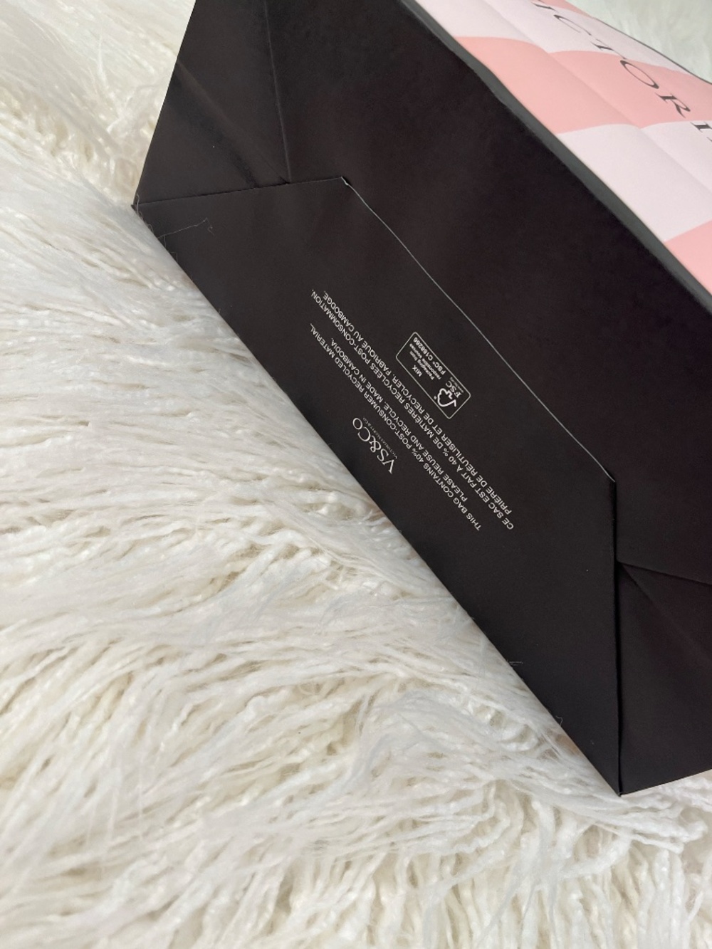 Victoria's Secret "Shopping bag with tissue" NWT - Picture 3 of 5